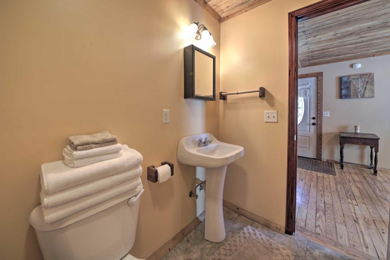 Pet-Friendly Cottage With Fire Pit - 3 Mi To Siu! Carbondale Zewnętrze zdjęcie